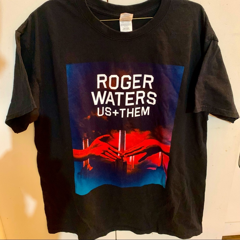 Roger waters t-shirt xL - EUC - black - concert tour 2014
